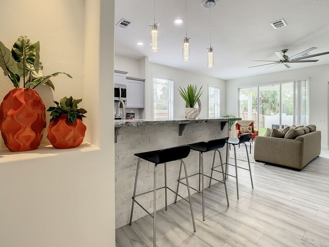 Building Photo - Beautifully Remodeled Citrus Park House