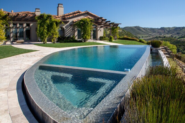 zero edge pool/spa - 13368 Orions Flight Way