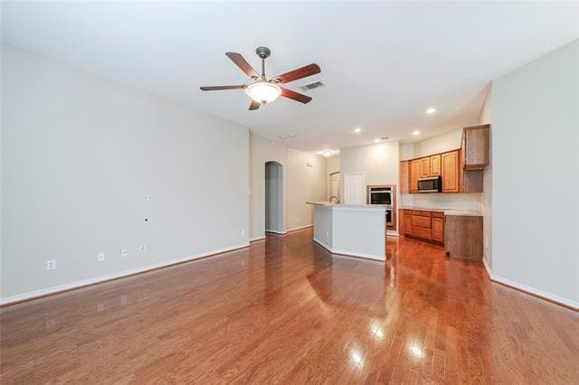 Building Photo - 8626 Davis Dr