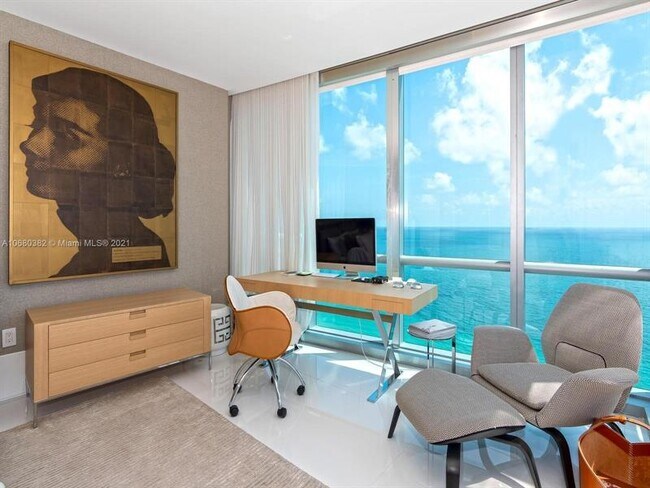 Building Photo - 17121 Collins Ave