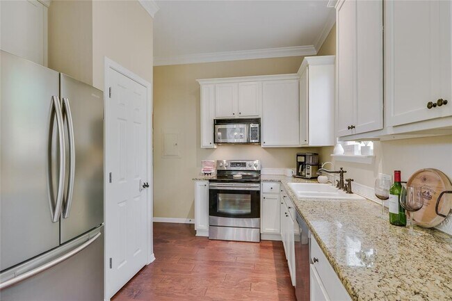 Building Photo - 15316 Oklahoma St