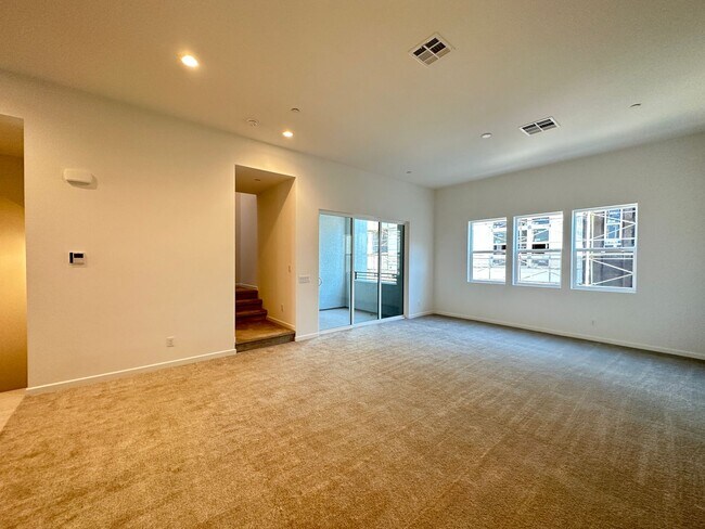 Building Photo - Inspirada Town Center Parcel 19