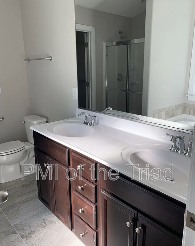 Building Photo - 868 Silver Leaf Dr