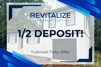 Building Photo - HALF-DEPOSIT SPECIAL! Newly Renovated 4 Be...