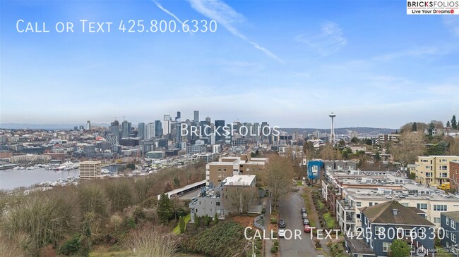 Building Photo - 2022 Taylor Ave N