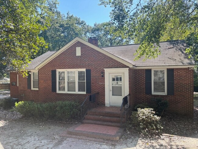 Primary Photo - Forest Acres 3 Bedroom 2 Bath