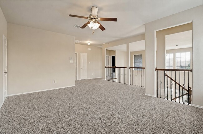 Building Photo - 1305 Lone Pine Dr