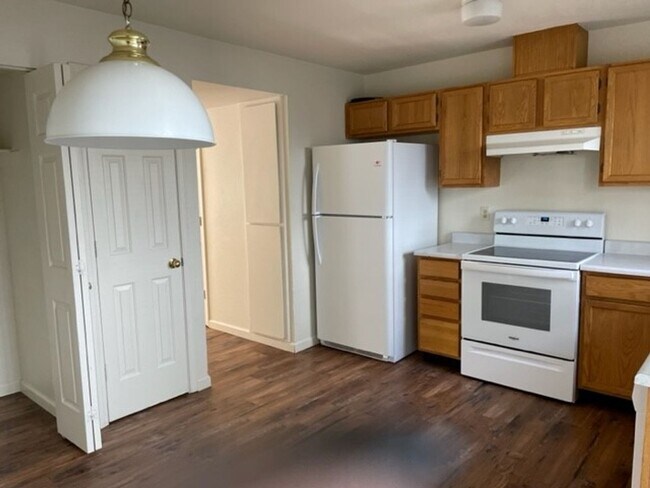 Building Photo - 4005 Pheasant Dr