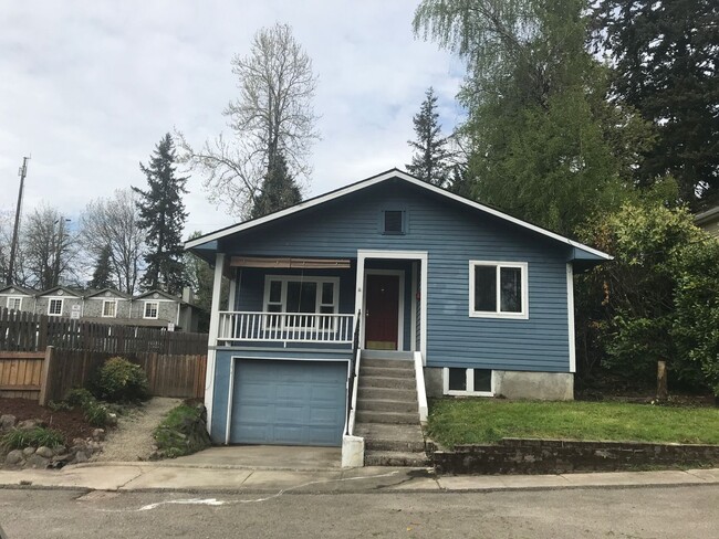 Building Photo - Multnomah Two Bedroom Beauty ~ On the tip ...