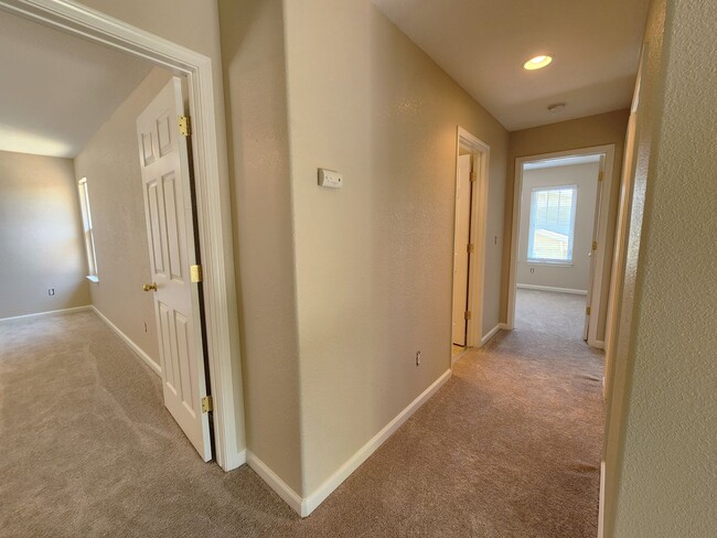 Building Photo - 3 Bedroom Home in Gardnerville Ranchos