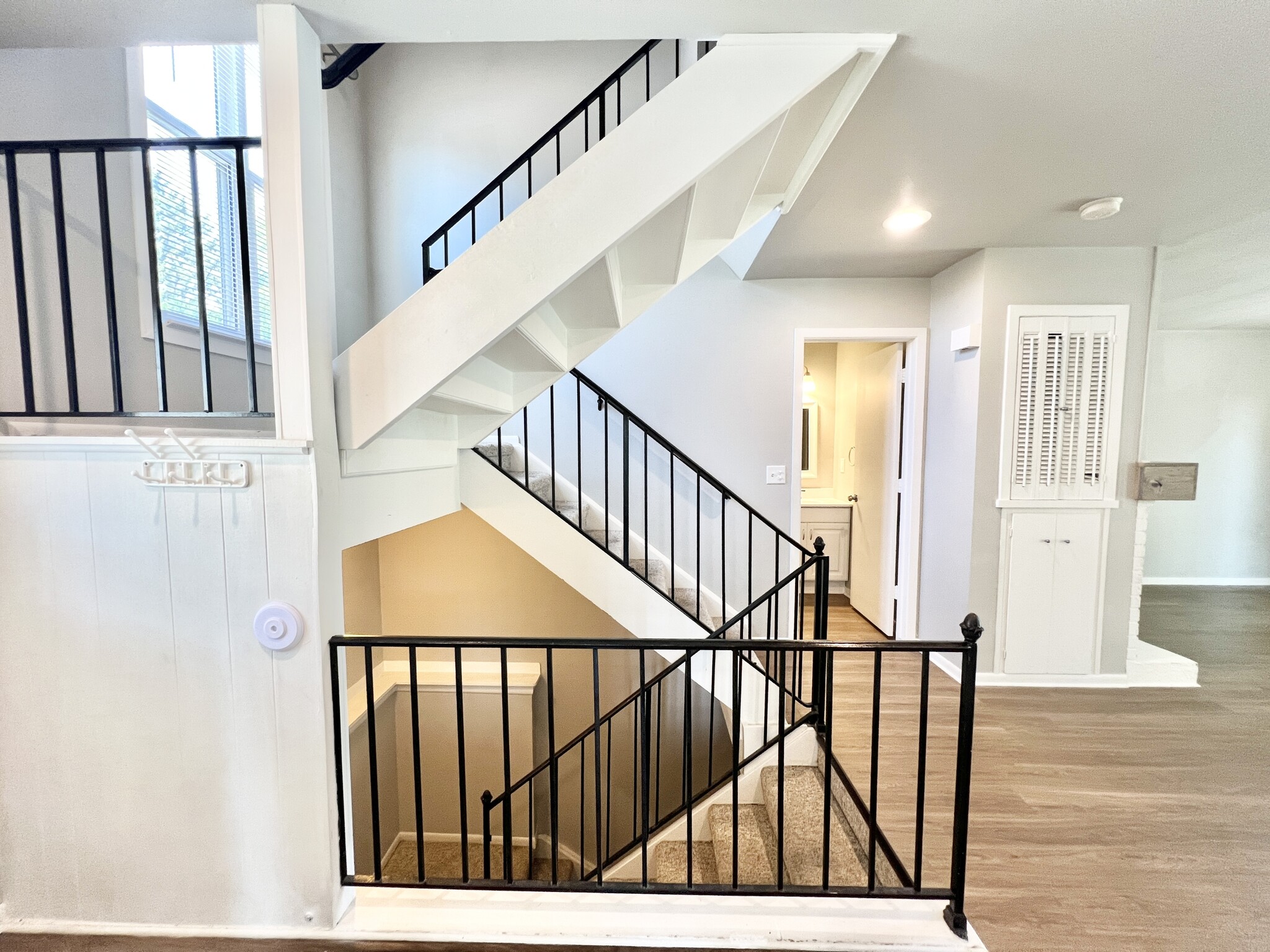 Building Photo - 2640 Blarney Stone Dr