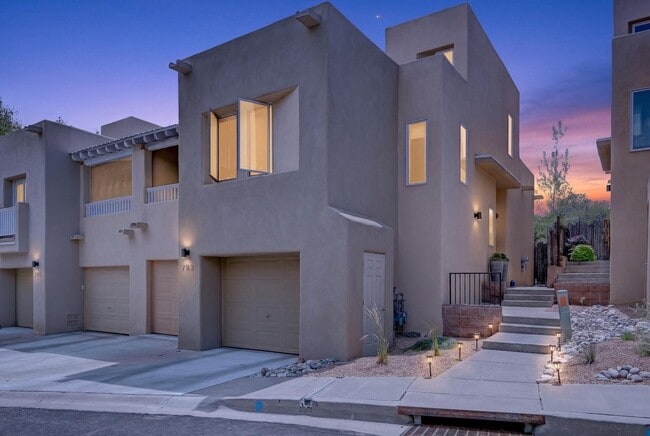 Building Photo - 753 Viento Cir