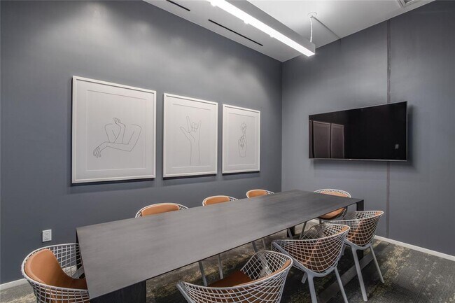 Building Photo - 301 West Ave