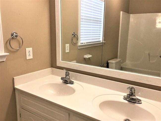 Building Photo - 3648 S Naples Ct