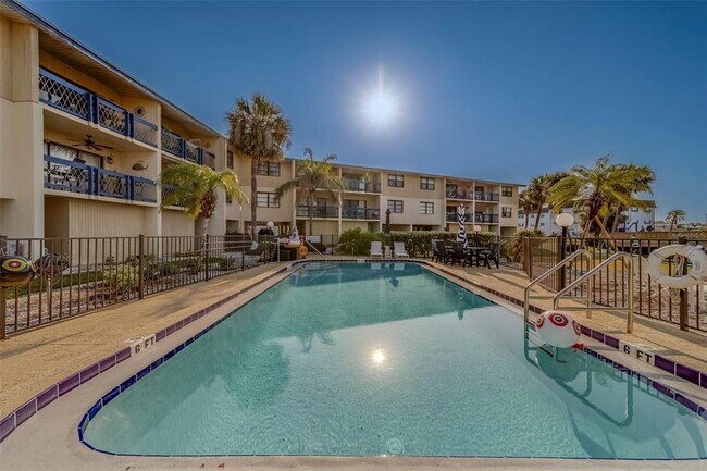 Building Photo - 11650 Capri Cir S