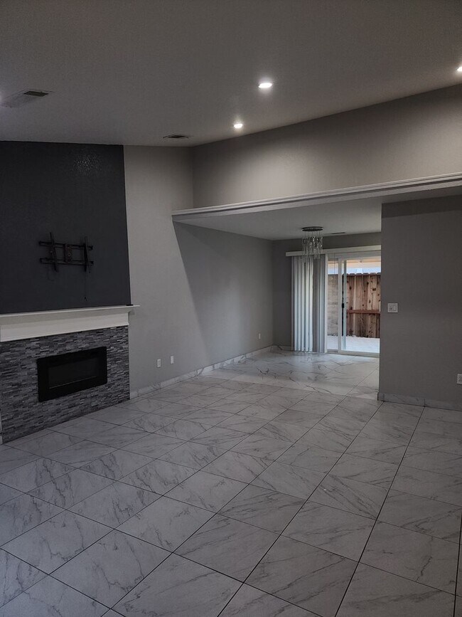Building Photo - 1609 Cashmere Dr