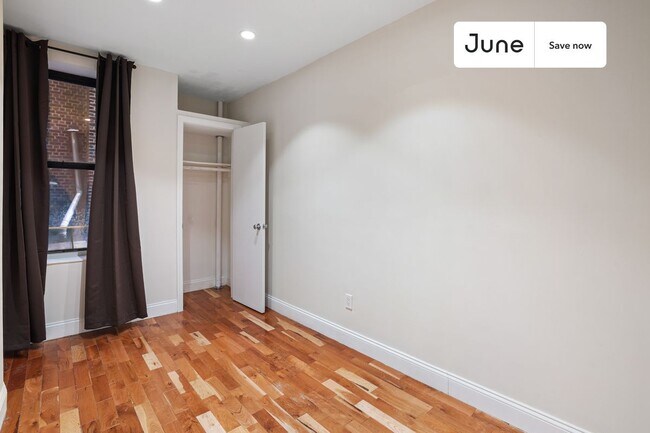 Building Photo - 23 E 109th St