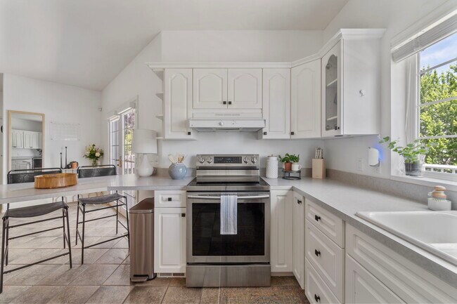 Building Photo - 4949 Rau Ln