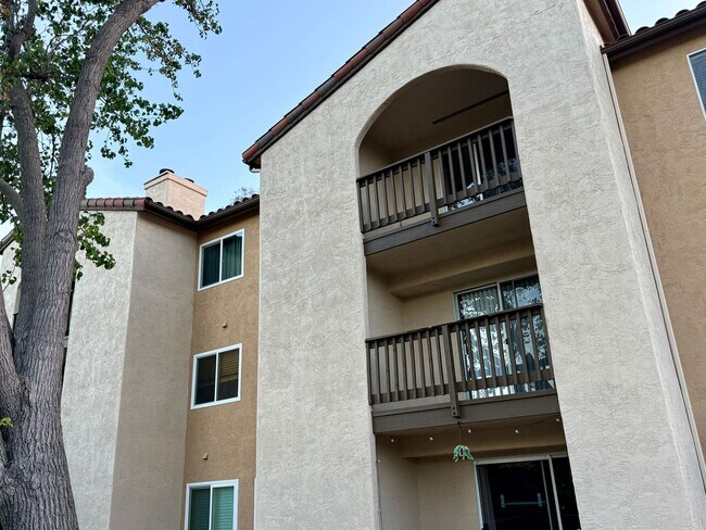 Building Photo - Spacious and Modern 2BR Condo in UTC, San Diego