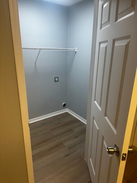 Building Photo - 5006 Sail Ct