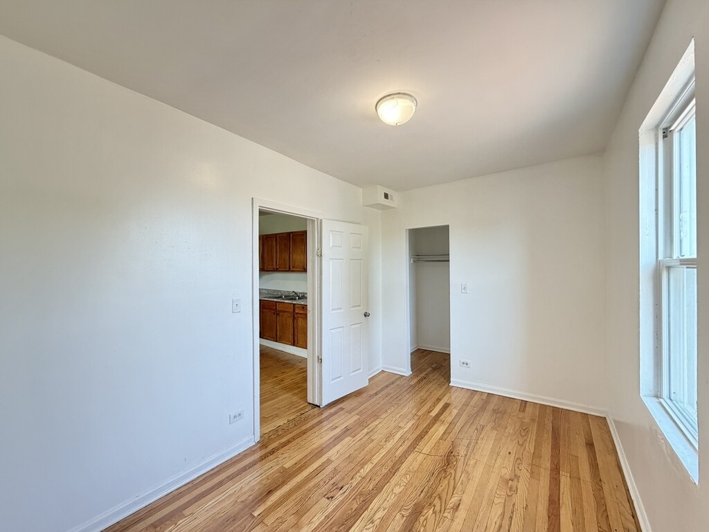 Building Photo - 4242 W Haddon Ave