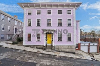 Building Photo - 35 Bowen St