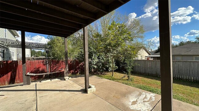 Building Photo - 13105 Lofton Cliff Dr