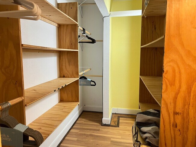 Building Photo - 2230 S Piney Point Rd