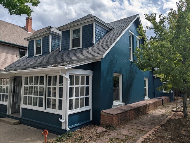 Building Photo - 1530 Pine St