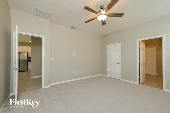 Building Photo - 451 Aragosa Dr
