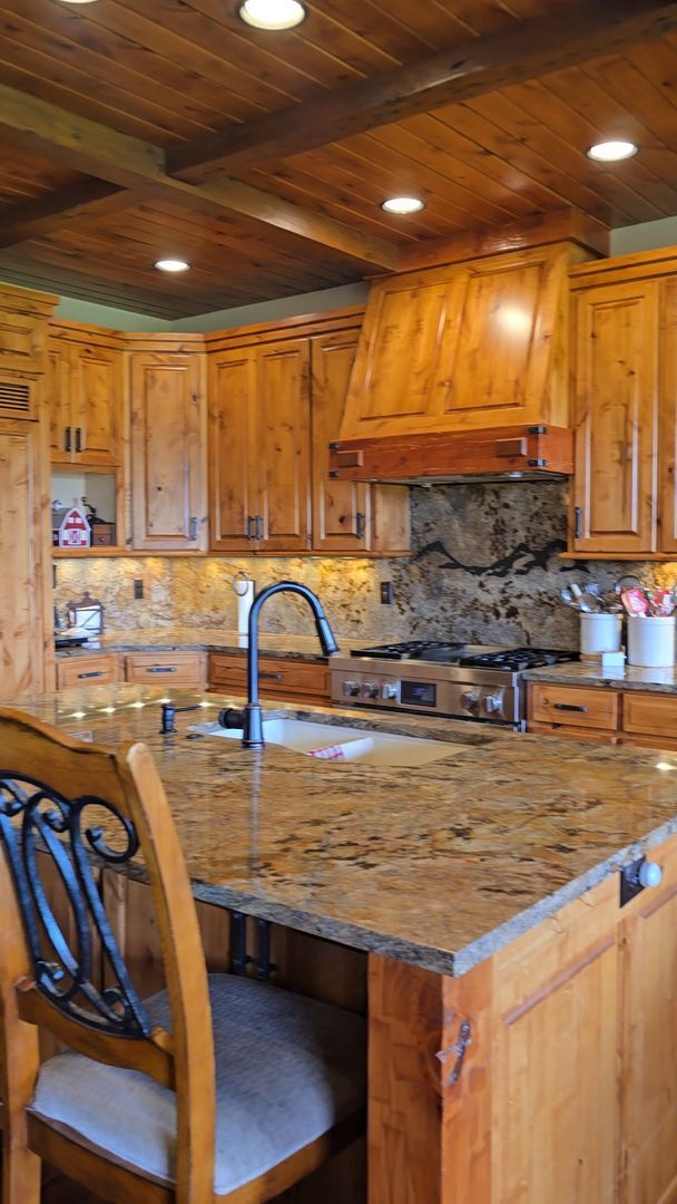 Building Photo - Country Living-Sisters Oregon