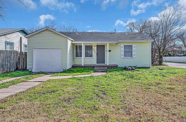 Primary Photo - Cozy 2 BD 1 BA Home in Waco