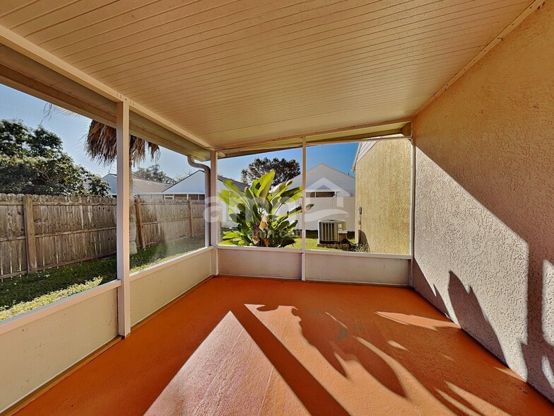 Building Photo - 30541 Double Dr