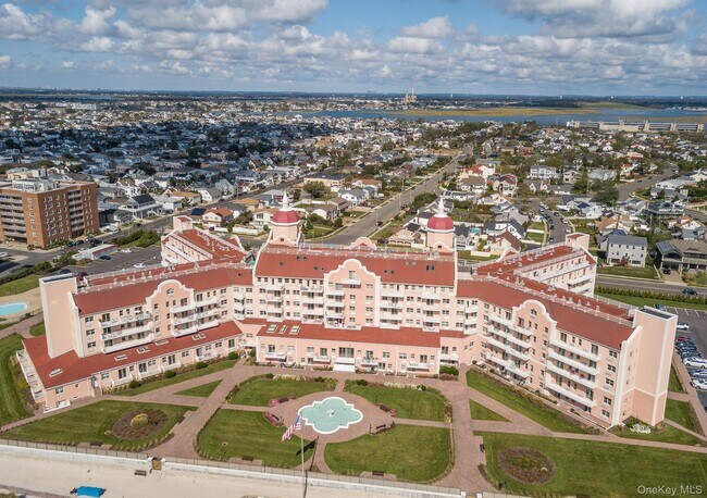 Building Photo - 2 Richmond Rd