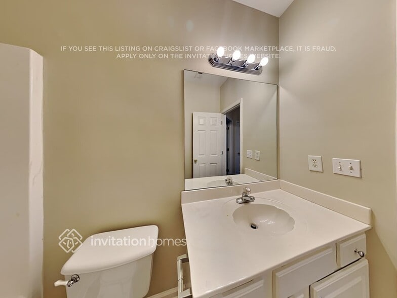 Building Photo - 1215 Chandler Ridge Dr SE