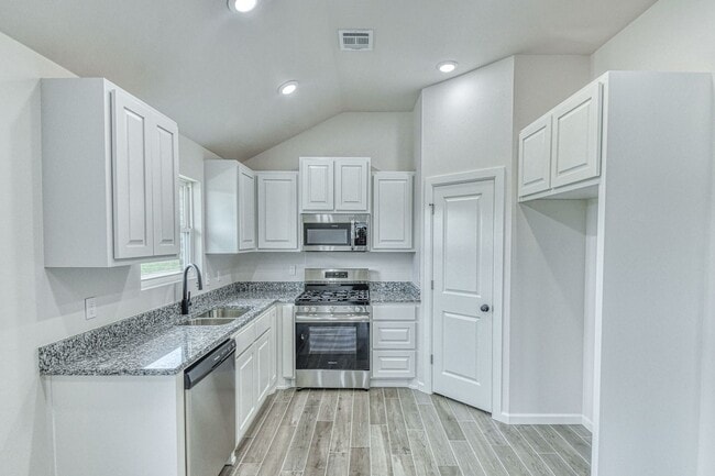 Building Photo - Brand New Construction in Varenna Landing!