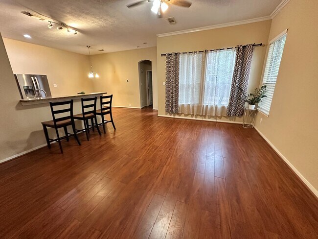 Building Photo - 5302 Canyon Hollow Dr