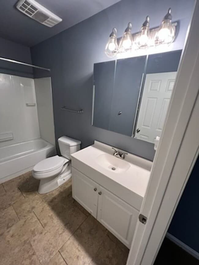 Building Photo - Beautiful 3 Bedroom 1.5 Bathrooms Anne Arundel County Town Home