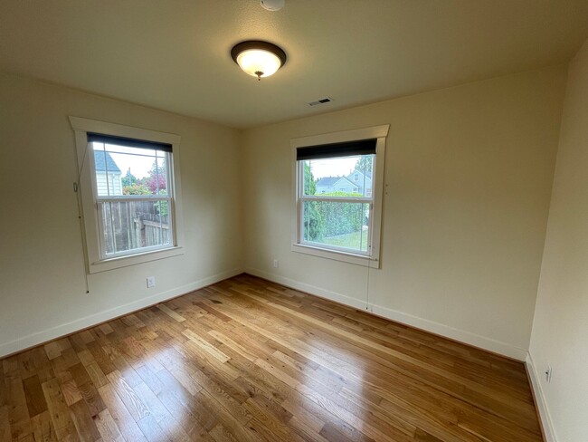 Building Photo - Beautiful 2 Bedroom Home on Spacious Corner Lot
