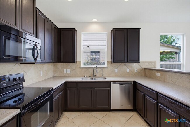 Building Photo - 161 Cushman Dr