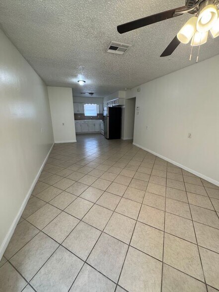 Building Photo - 14031 Linden St