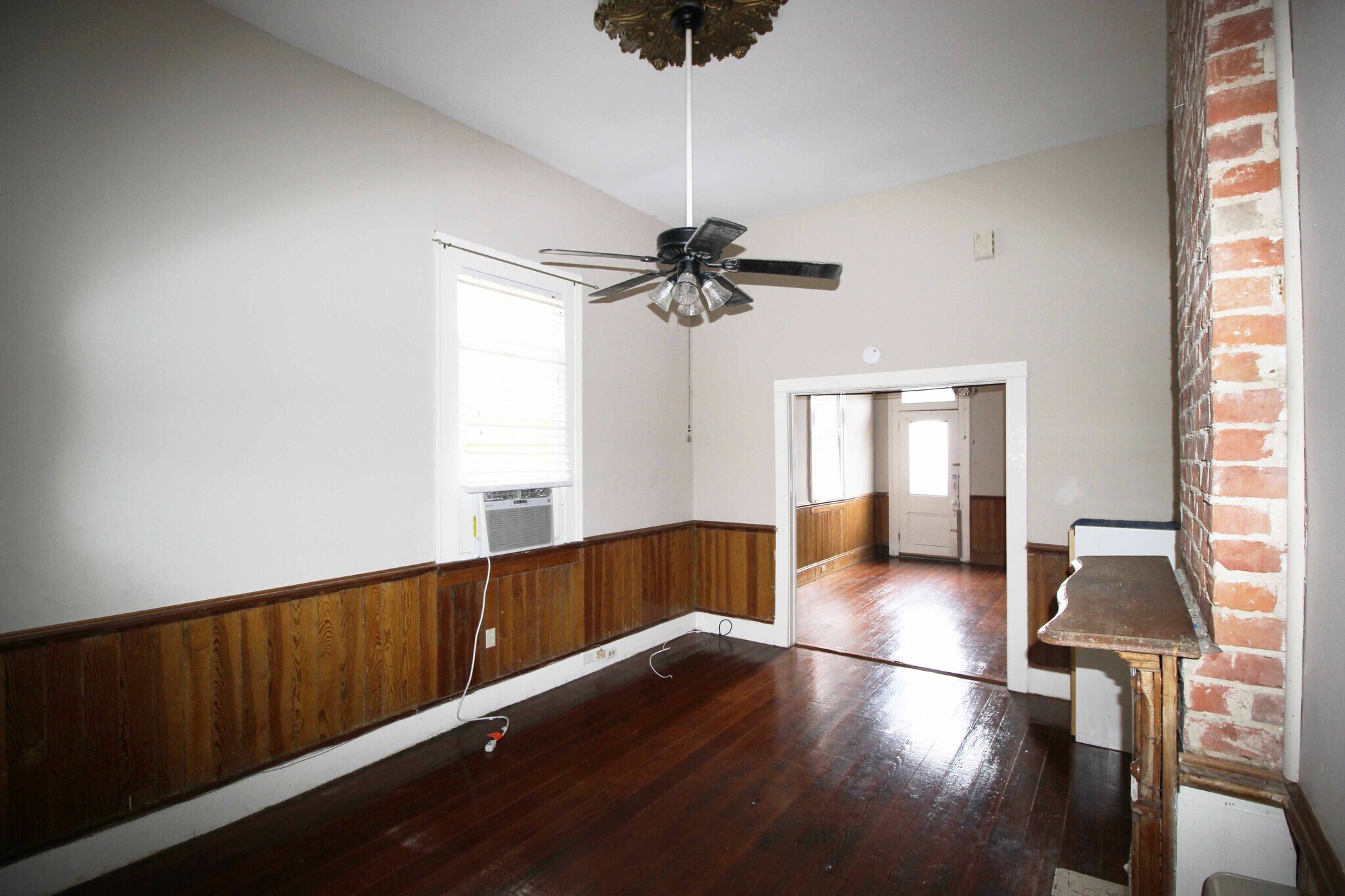 Building Photo - 4115 Burgundy St