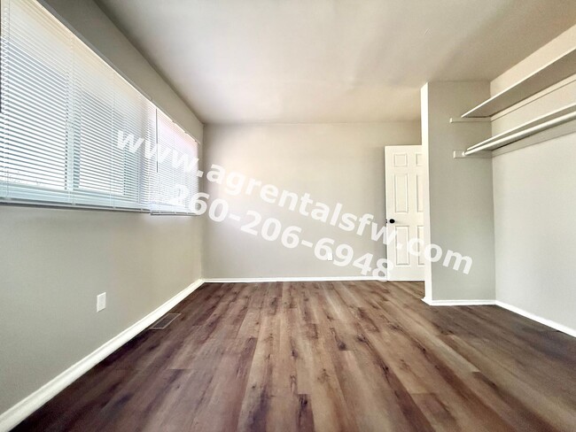 Building Photo - 3 Bedroom