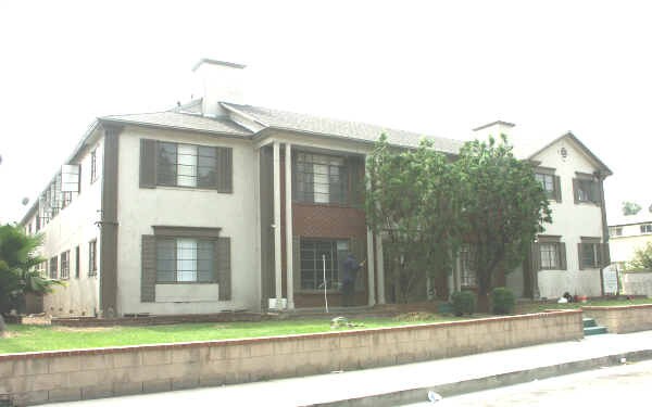 Building Photo - 12024 Moorpark St