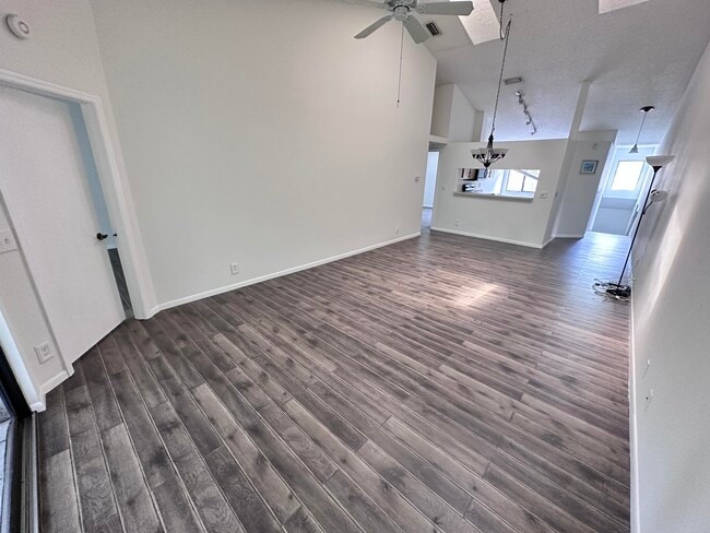 Building Photo - 306 Harbour Pointe Way