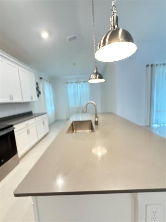 Building Photo - 7117 Dilly Lake Ave