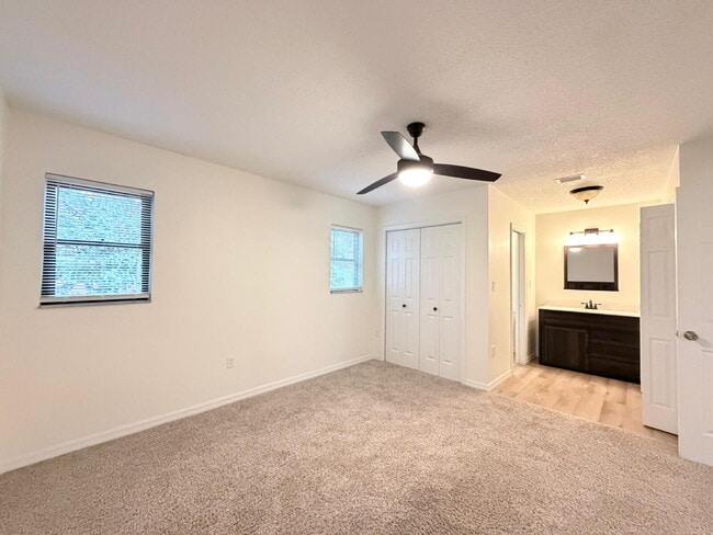 Building Photo - Available Now | Move-In Ready Rental in SE Ocala/Silversprings Shores