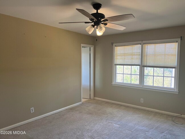 Building Photo - 853 Captain Kell Dr