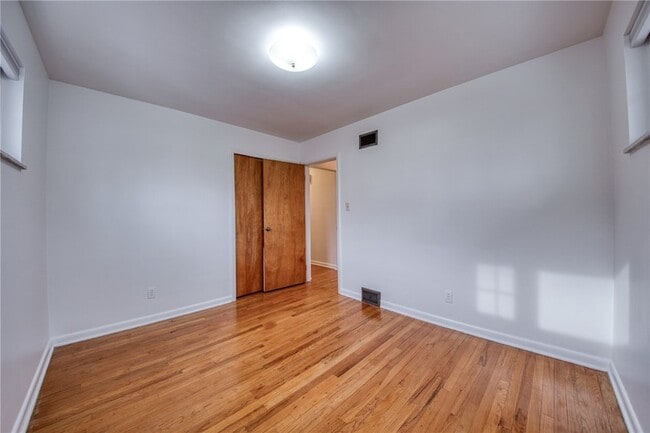 Building Photo - 5523 Rippey Pl