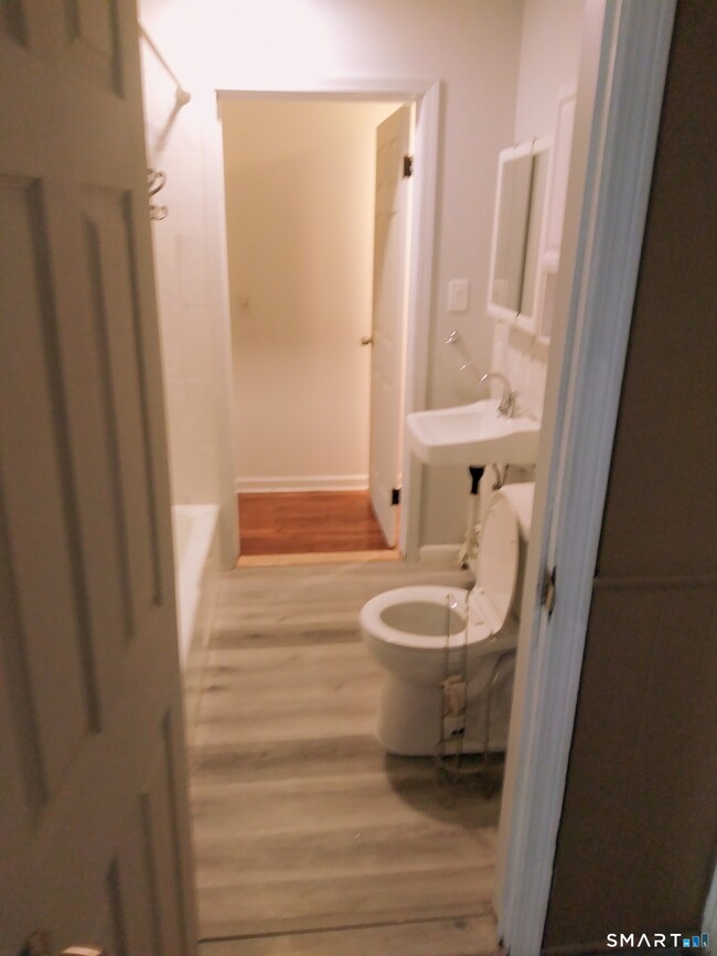 Building Photo - 3 Botsford St